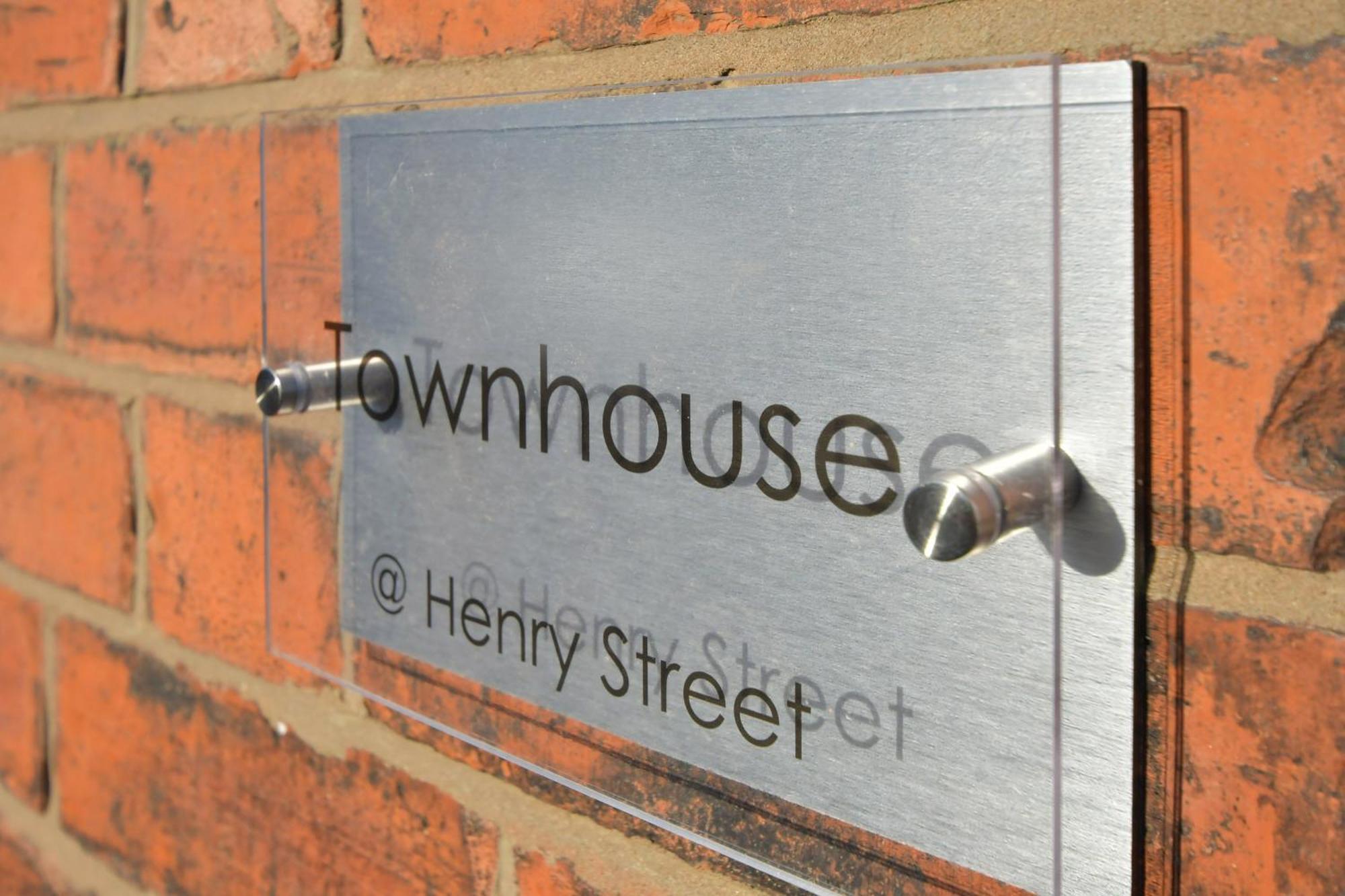Townhouse @ Henry Street Crewe Hotel Exterior foto